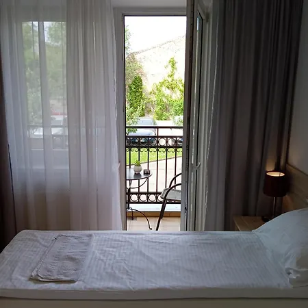 Апартаменты Atina